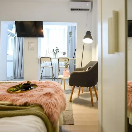 Smardan Street Serenity - Cozy Retreat In Bucharest's Core Бухарест