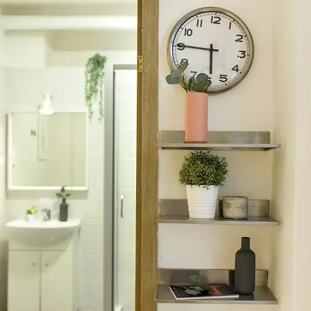 Smardan Street Serenity - Cozy Retreat In Bucharest's Core Бухарест